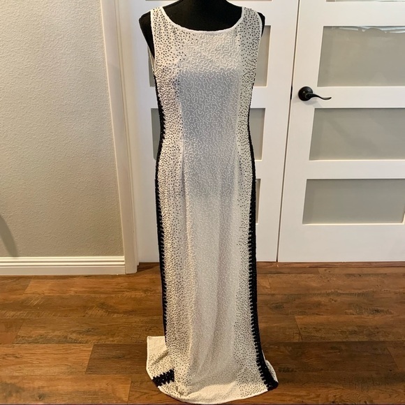 Mark & JOHN by GOPAL vintage white silk beaded gown. Size M - Picture 1 of 12